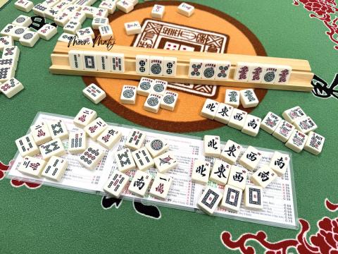 mahjong game on green background