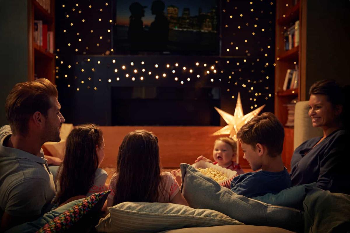 https://saxfamilytravels.com/travel-inspired-family-movie-night-little-kids/