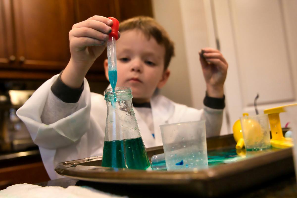 kid science photo